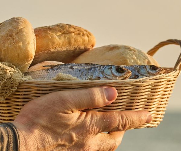 YANG SULUNG DI ANTARA BANYAK SAUDARA